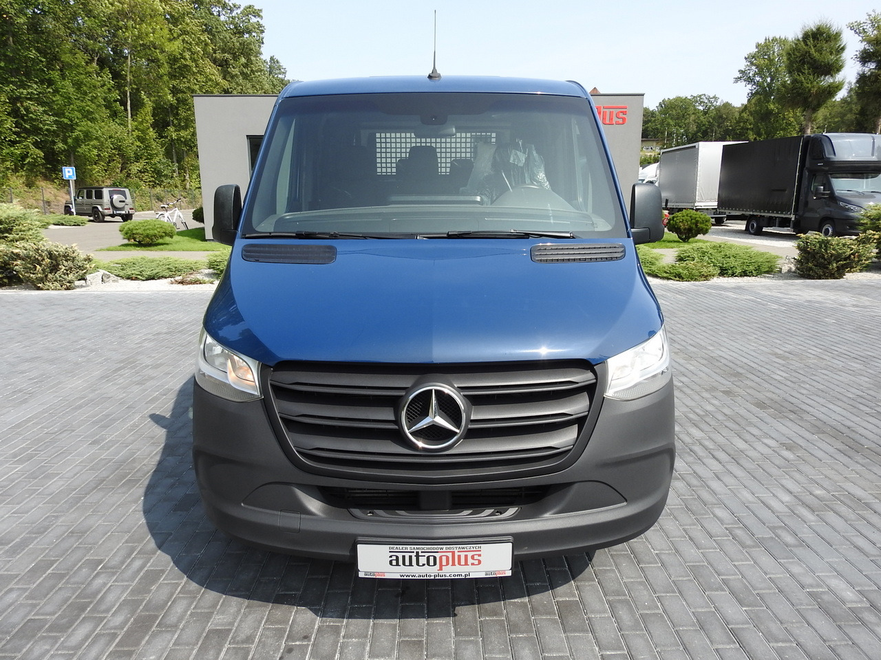 MERCEDES SPRINTER 316 STAKE BODY DOUBLE CABIN DOKA 7 SEATS AIR CONDITIONING 160HP - Dodávka s dvojitou kabinou: obrázek 5 MERCEDES SPRINTER 316 STAKE BODY DOUBLE CABIN DOKA 7 SEATS AIR CONDITIONING 160HP - Dodávka s dvojitou kabinou: obrázek 5