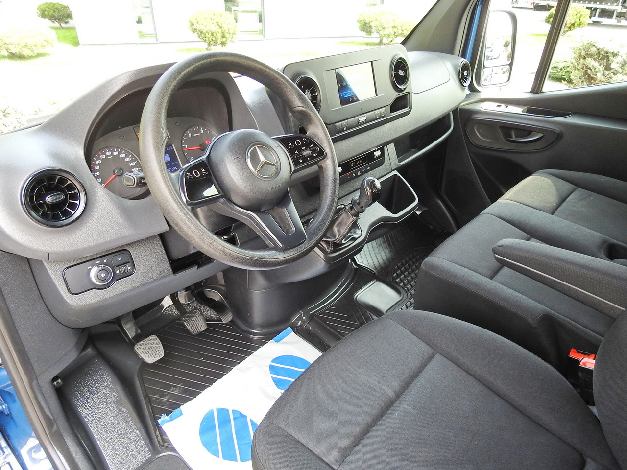 MERCEDES SPRINTER 316 STAKE BODY DOUBLE CABIN DOKA 7 SEATS AIR CONDITIONING 160HP - Dodávka s dvojitou kabinou: obrázek 2 MERCEDES SPRINTER 316 STAKE BODY DOUBLE CABIN DOKA 7 SEATS AIR CONDITIONING 160HP - Dodávka s dvojitou kabinou: obrázek 2