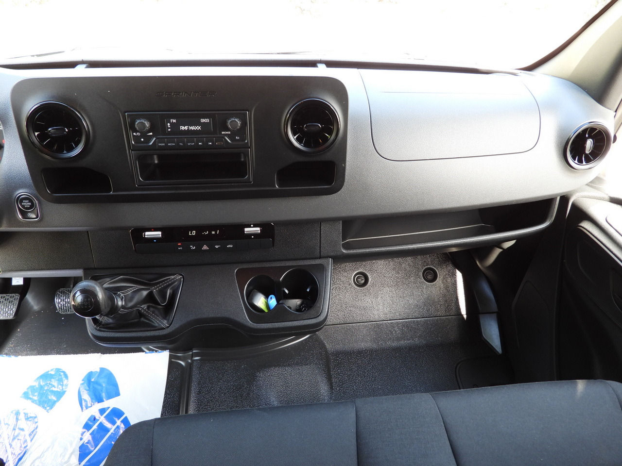 Furgon MERCEDES SPRINTER 316 VAN AIR CONDITIONING 165HP: obrázek 34 Furgon MERCEDES SPRINTER 316 VAN AIR CONDITIONING 165HP: obrázek 34