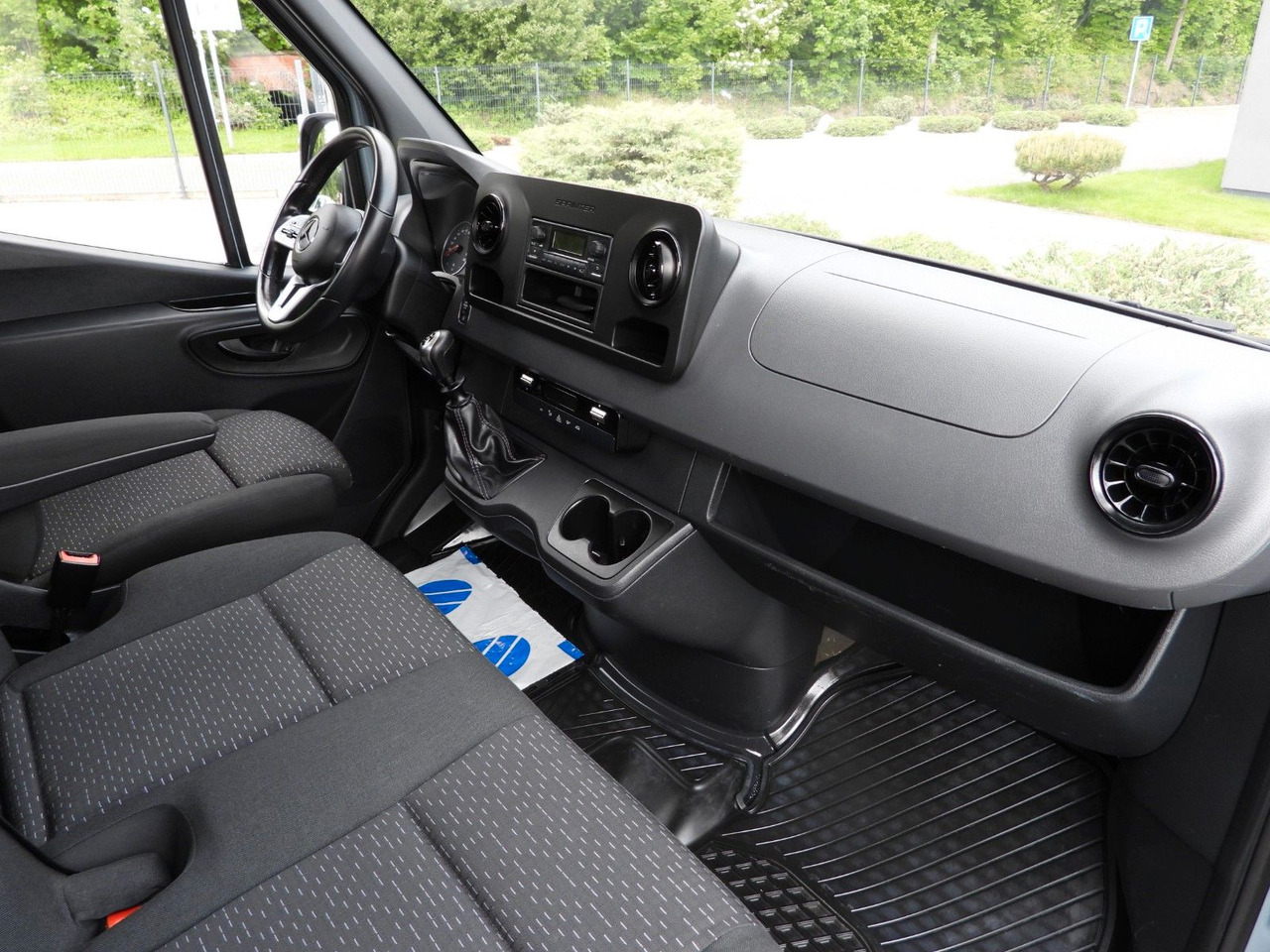 Dodávka valník Mercedes-Benz SPRINTER 315 PRITSCHE 8 PALETTEN TEMPOMAT: obrázek 30