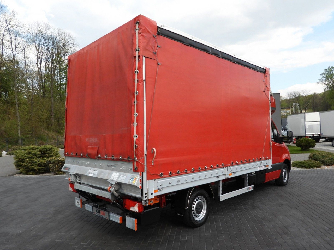 Mercedes-Benz SPRINTER 316 PRITSCHE PLANE AUFZUG 8 EUROPALET - Plachtová dodávka: obrázek 3 Mercedes-Benz SPRINTER 316 PRITSCHE PLANE AUFZUG 8 EUROPALET - Plachtová dodávka: obrázek 3
