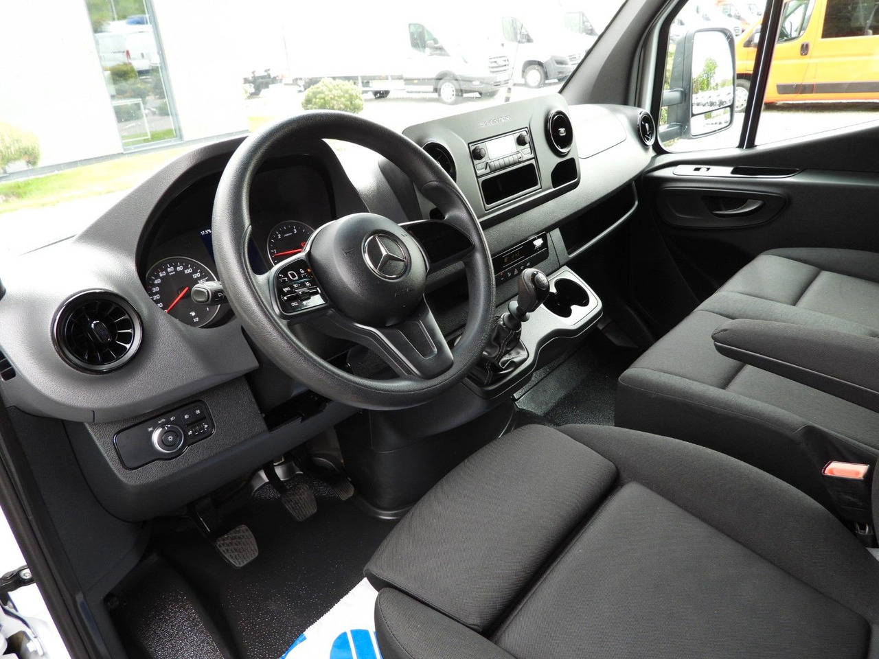 Mercedes-Benz SPRINTER 519 PRITSCHE PLANE 8 PALETTEN WEBASTO - Plachtová dodávka: obrázek 2 Mercedes-Benz SPRINTER 519 PRITSCHE PLANE 8 PALETTEN WEBASTO - Plachtová dodávka: obrázek 2