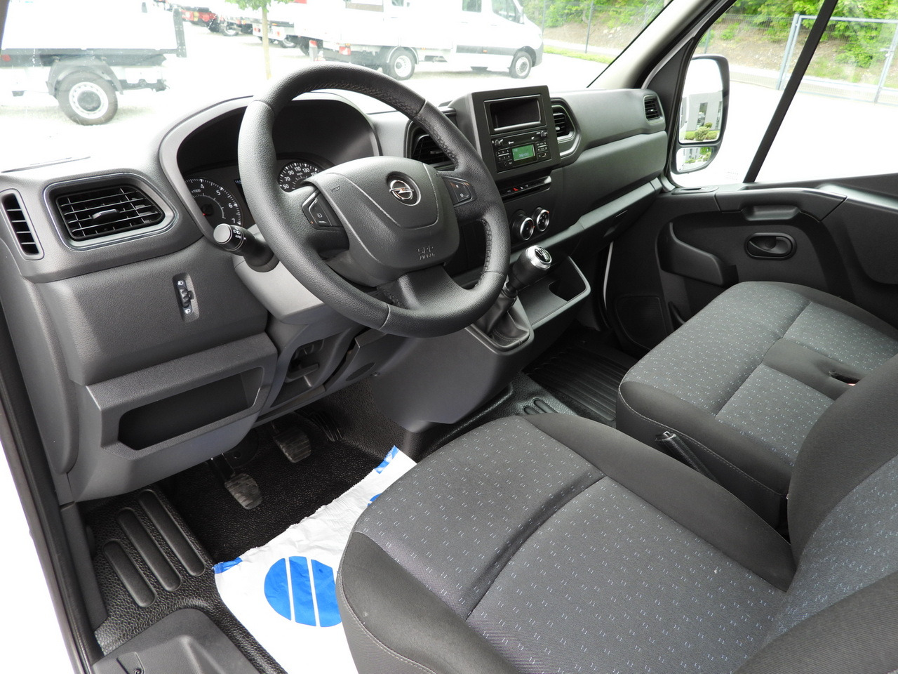 OPEL MOVANO BOX DELIVERY VAN 7 SEATS CRUISE CONTROL LED LIGHTS AIR CONDITIONING 135HP - Furgon: obrázek 2 OPEL MOVANO BOX DELIVERY VAN 7 SEATS CRUISE CONTROL LED LIGHTS AIR CONDITIONING 135HP - Furgon: obrázek 2