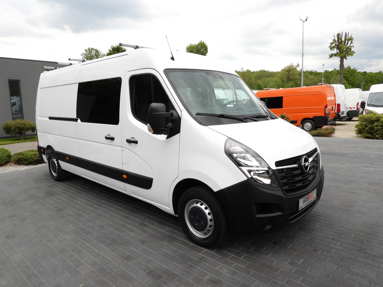 OPEL MOVANO BOX DELIVERY VAN 7 SEATS CRUISE CONTROL LED LIGHTS AIR CONDITIONING 135HP - Furgon: obrázek 4 OPEL MOVANO BOX DELIVERY VAN 7 SEATS CRUISE CONTROL LED LIGHTS AIR CONDITIONING 135HP - Furgon: obrázek 4