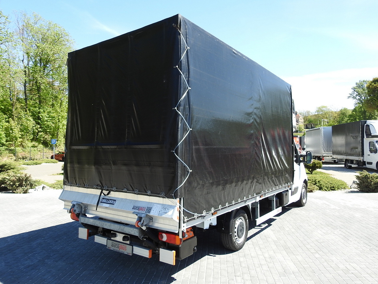 OPEL MOVANO - Plachtová dodávka: obrázek 3 OPEL MOVANO - Plachtová dodávka: obrázek 3