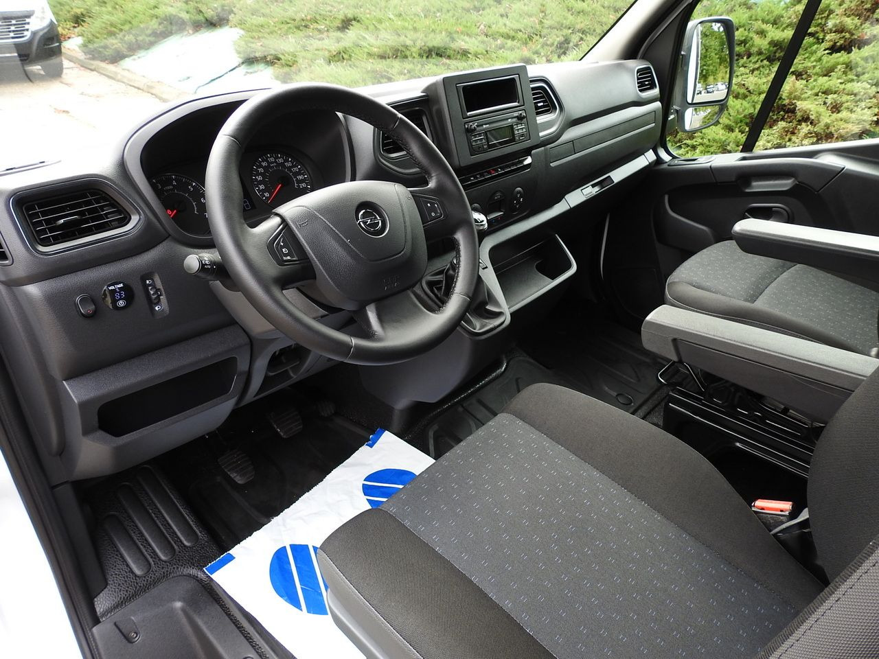 OPEL MOVANO - Plachtová dodávka: obrázek 2 OPEL MOVANO - Plachtová dodávka: obrázek 2