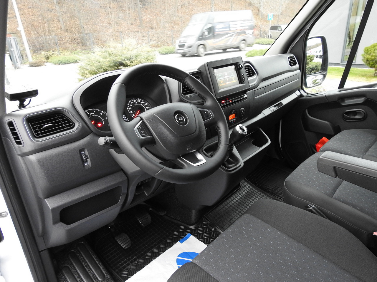 OPEL MOVANO REFRIGERATOR VAN 0*C CRUISE CONTROL NAVIGATION AIR CONDITIONING LED LIGHTS  150HP - Chladící dodávka: obrázek 2 OPEL MOVANO REFRIGERATOR VAN 0*C CRUISE CONTROL NAVIGATION AIR CONDITIONING LED LIGHTS  150HP - Chladící dodávka: obrázek 2