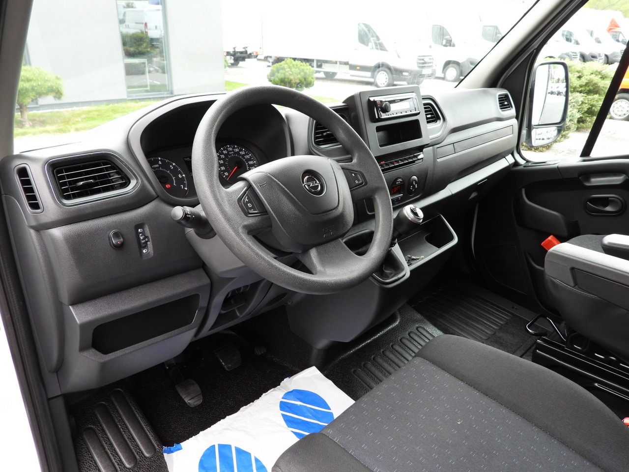 OPEL MOVANO TARPAULIN 10 PALLETS WEBASTO CRUISE CONTROL LED LIGHTS PNEUMATICS AIR CONDITIONING 165HP - Plachtová dodávka: obrázek 2 OPEL MOVANO TARPAULIN 10 PALLETS WEBASTO CRUISE CONTROL LED LIGHTS PNEUMATICS AIR CONDITIONING 165HP - Plachtová dodávka: obrázek 2