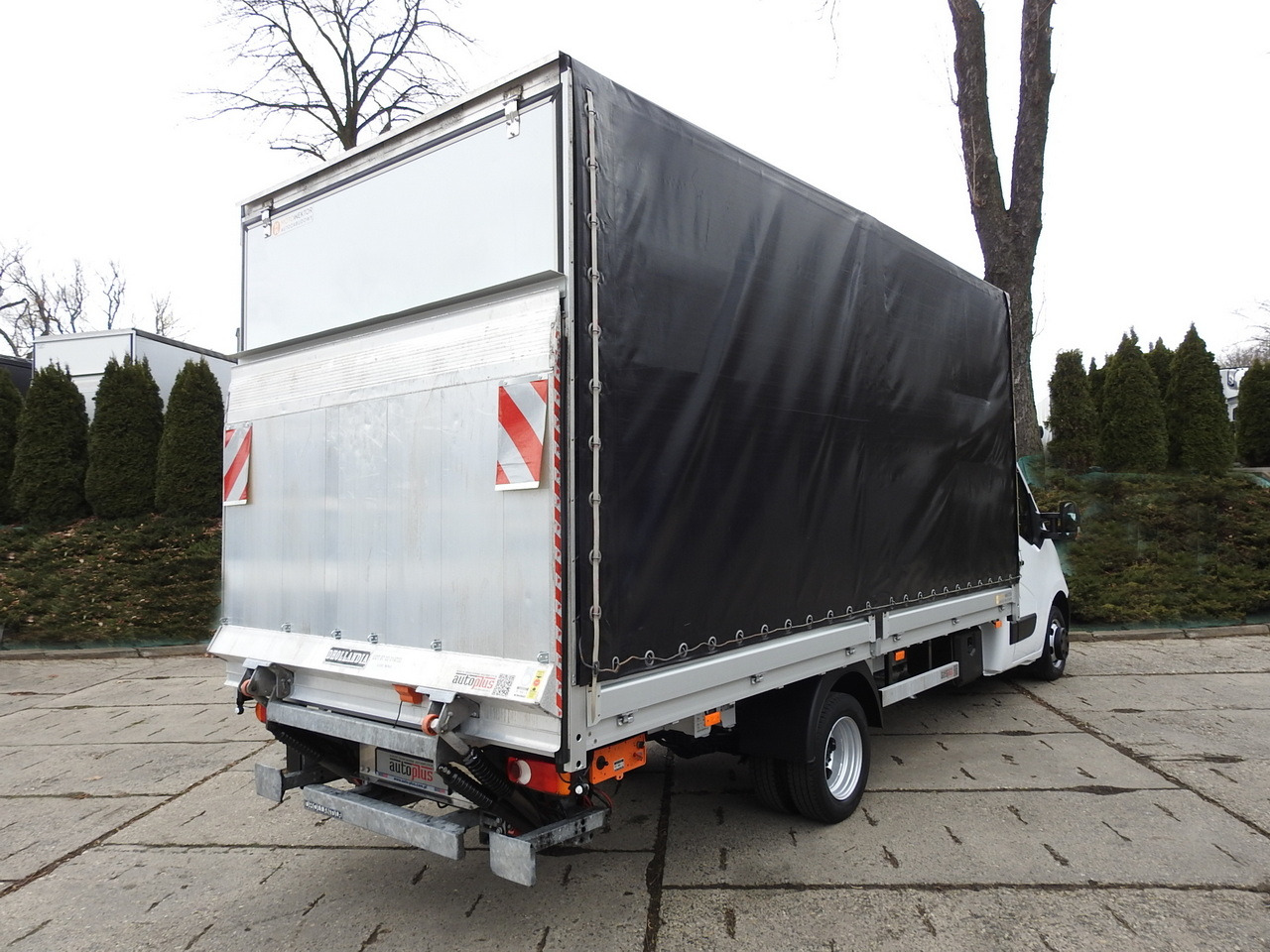 OPEL MOVANO TARPAULIN LIFT 10 PALLETS CRUISE CONTROL AIR CONDITIONING LED LIGHTS PNEUMATICS TWIN WHEELS 165HP - Plachtová dodávka: obrázek 3 OPEL MOVANO TARPAULIN LIFT 10 PALLETS CRUISE CONTROL AIR CONDITIONING LED LIGHTS PNEUMATICS TWIN WHEELS 165HP - Plachtová dodávka: obrázek 3