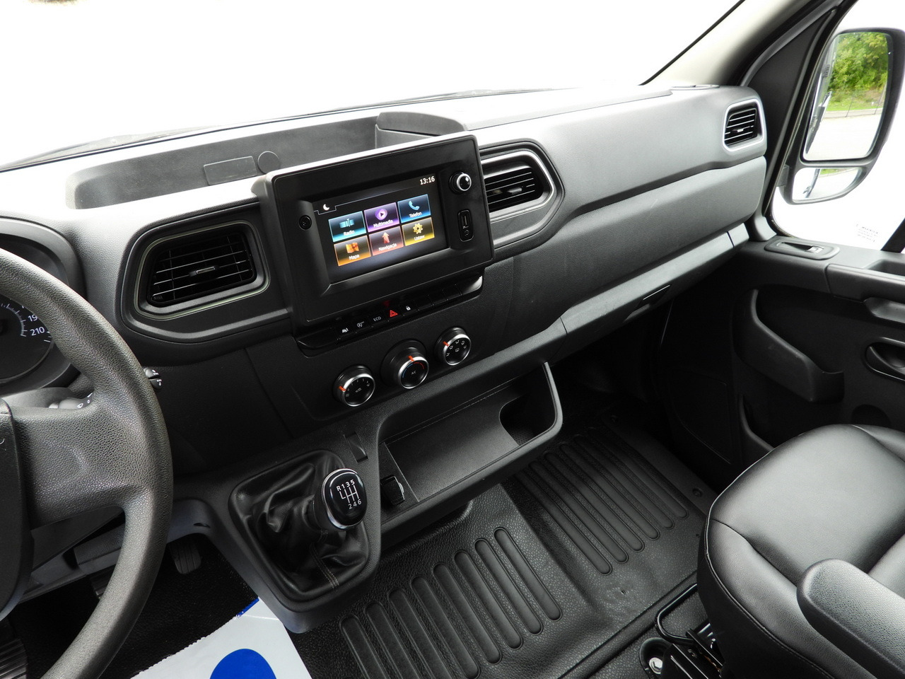 Dodávka sklápěč OPEL MOVANO TIPPER NAVIGATION LED LIGHTS TWIN WHEELS AIR CONDITIONING 145HP: obrázek 30 Dodávka sklápěč OPEL MOVANO TIPPER NAVIGATION LED LIGHTS TWIN WHEELS AIR CONDITIONING 145HP: obrázek 30