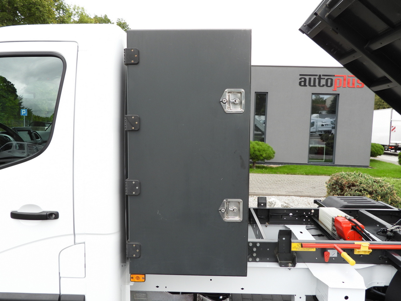 Dodávka sklápěč OPEL MOVANO TIPPER NAVIGATION LED LIGHTS TWIN WHEELS AIR CONDITIONING 145HP: obrázek 22 Dodávka sklápěč OPEL MOVANO TIPPER NAVIGATION LED LIGHTS TWIN WHEELS AIR CONDITIONING 145HP: obrázek 22