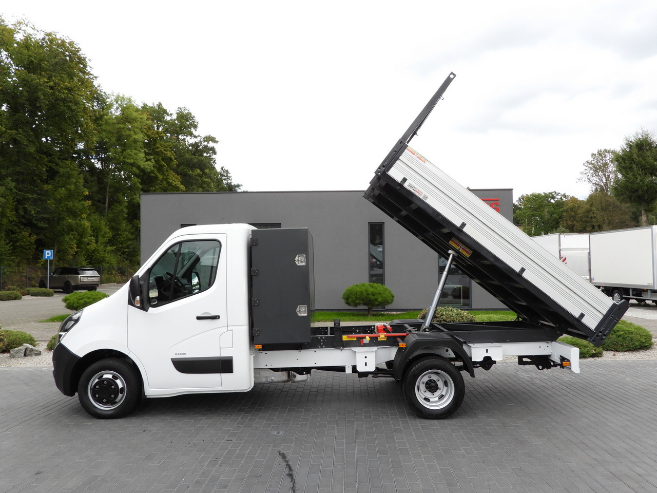 Dodávka sklápěč OPEL MOVANO TIPPER NAVIGATION LED LIGHTS TWIN WHEELS AIR CONDITIONING 145HP: obrázek 8 Dodávka sklápěč OPEL MOVANO TIPPER NAVIGATION LED LIGHTS TWIN WHEELS AIR CONDITIONING 145HP: obrázek 8