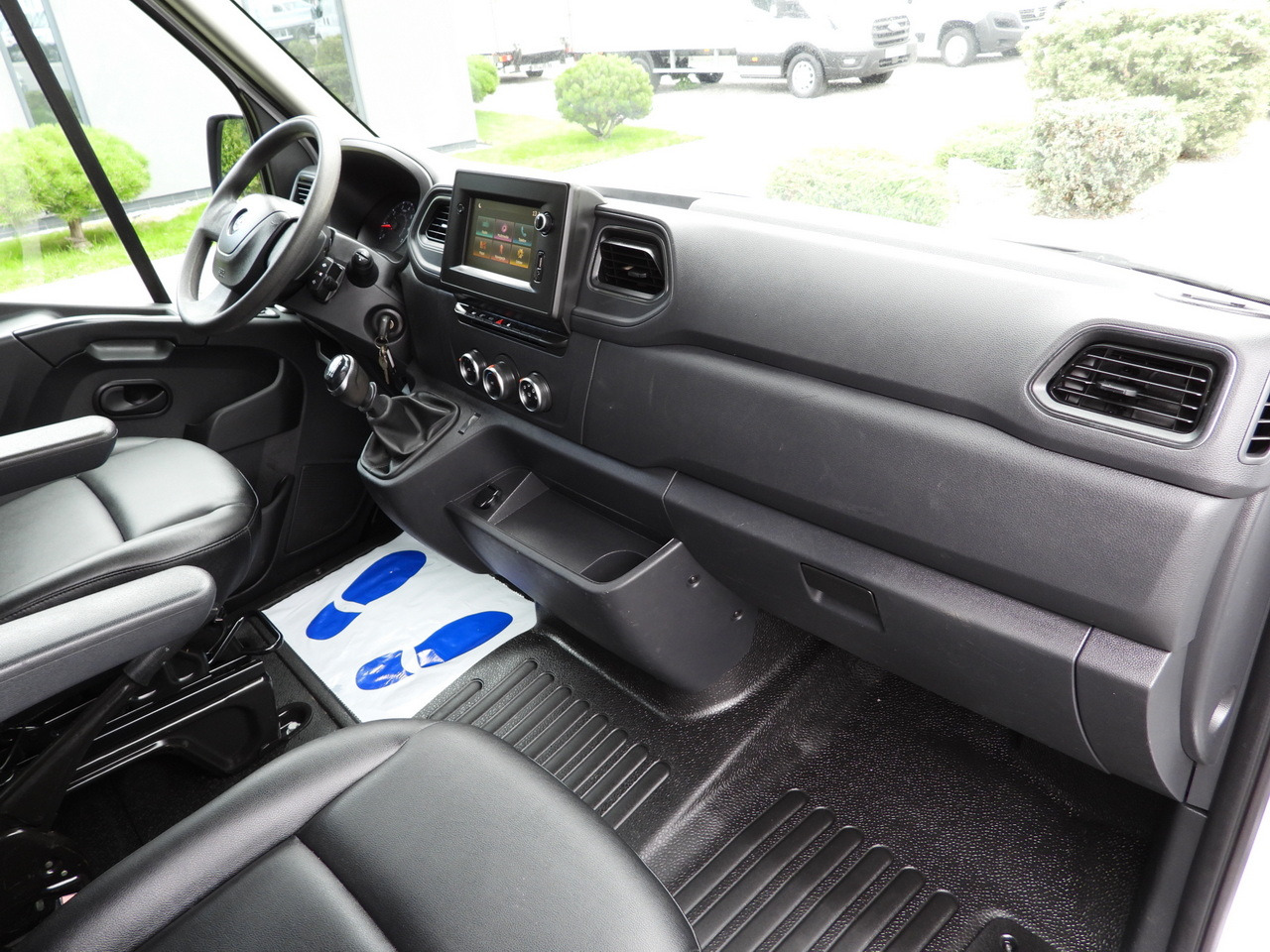 Dodávka sklápěč OPEL MOVANO TIPPER NAVIGATION LED LIGHTS TWIN WHEELS AIR CONDITIONING 145HP: obrázek 38 Dodávka sklápěč OPEL MOVANO TIPPER NAVIGATION LED LIGHTS TWIN WHEELS AIR CONDITIONING 145HP: obrázek 38