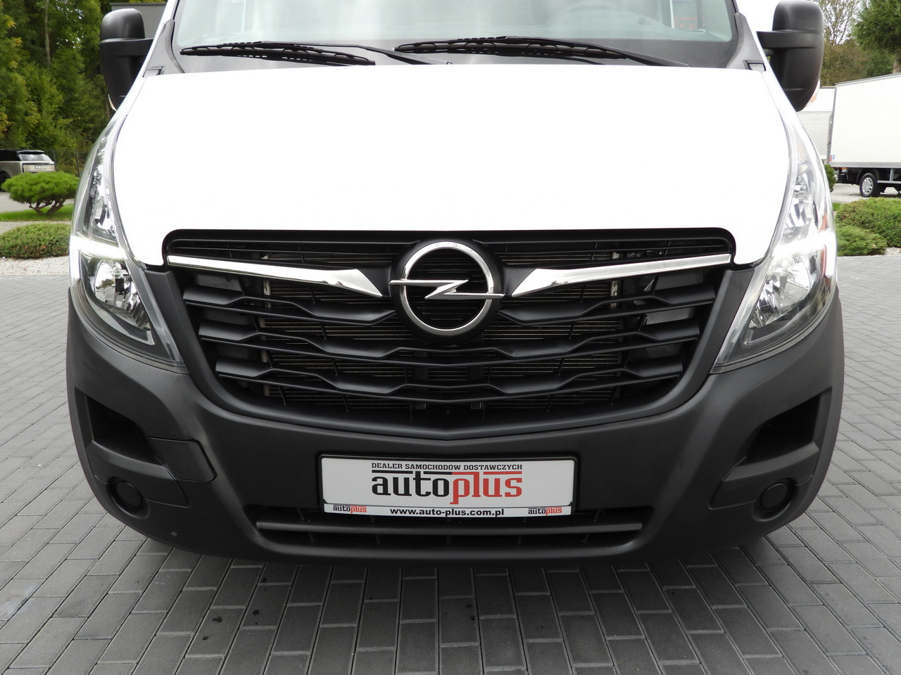 Dodávka sklápěč OPEL MOVANO TIPPER NAVIGATION LED LIGHTS TWIN WHEELS AIR CONDITIONING 145HP: obrázek 14 Dodávka sklápěč OPEL MOVANO TIPPER NAVIGATION LED LIGHTS TWIN WHEELS AIR CONDITIONING 145HP: obrázek 14