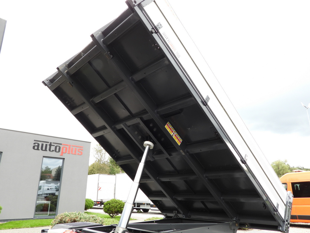 Dodávka sklápěč OPEL MOVANO TIPPER NAVIGATION LED LIGHTS TWIN WHEELS AIR CONDITIONING 145HP: obrázek 21 Dodávka sklápěč OPEL MOVANO TIPPER NAVIGATION LED LIGHTS TWIN WHEELS AIR CONDITIONING 145HP: obrázek 21