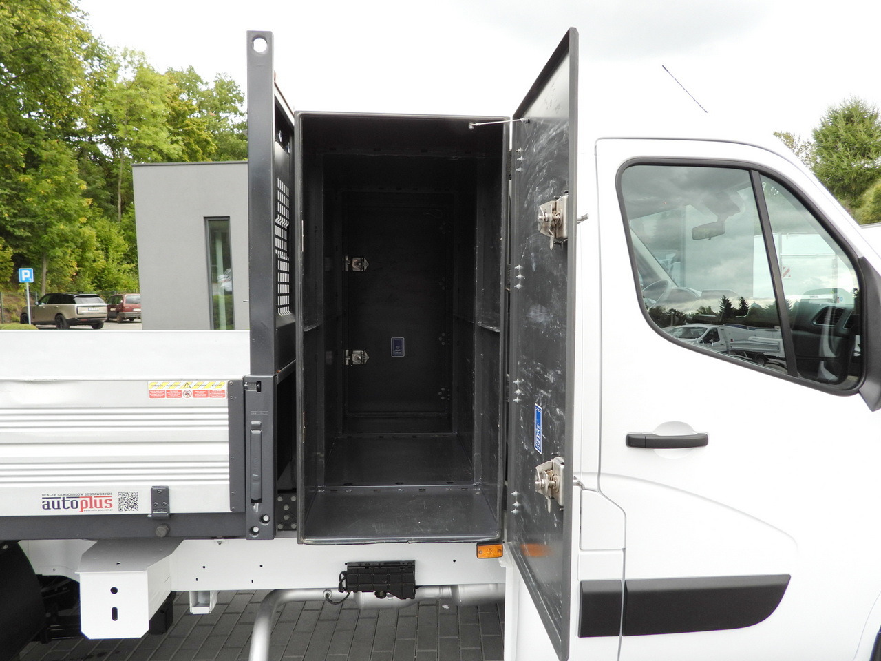 Dodávka sklápěč OPEL MOVANO TIPPER NAVIGATION LED LIGHTS TWIN WHEELS AIR CONDITIONING 145HP: obrázek 23 Dodávka sklápěč OPEL MOVANO TIPPER NAVIGATION LED LIGHTS TWIN WHEELS AIR CONDITIONING 145HP: obrázek 23