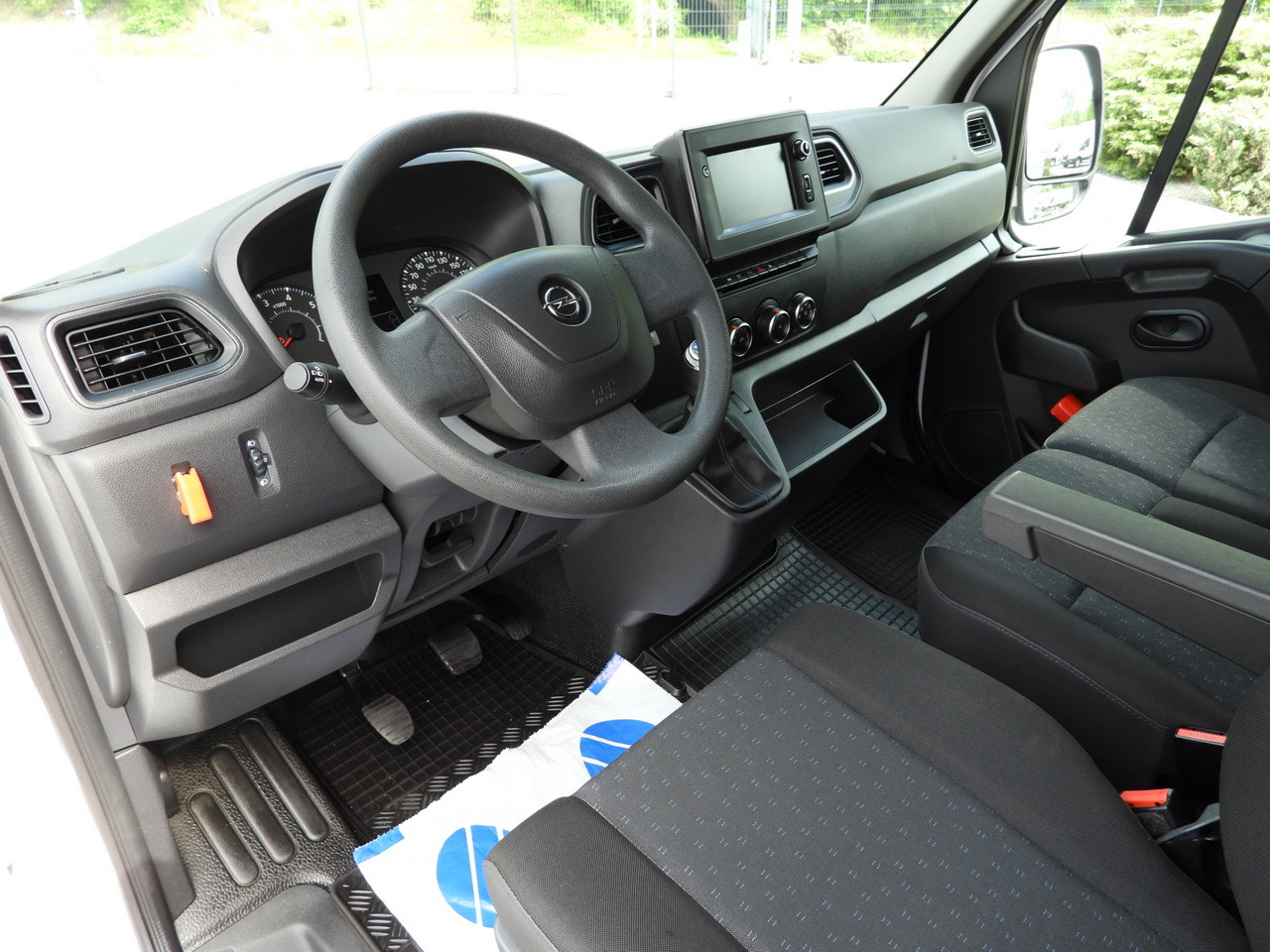 OPEL MOVANO VAN AIR CONDITIONING LED LIGHTS  150HP - Furgon: obrázek 2 OPEL MOVANO VAN AIR CONDITIONING LED LIGHTS  150HP - Furgon: obrázek 2