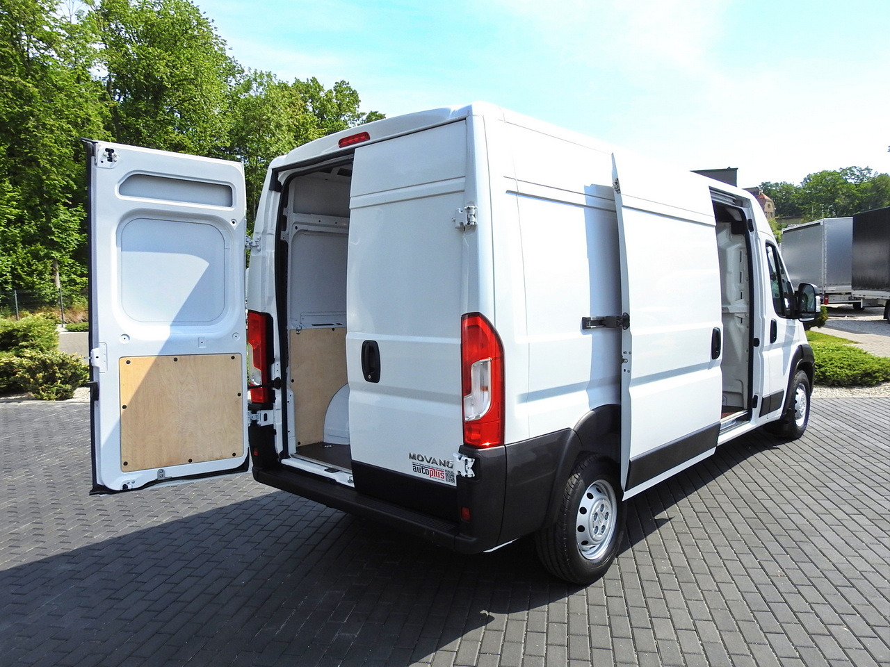 OPEL MOVANO VAN CRUISE CONTROL AIR CONDITIONING  140HP - Furgon: obrázek 3 OPEL MOVANO VAN CRUISE CONTROL AIR CONDITIONING  140HP - Furgon: obrázek 3