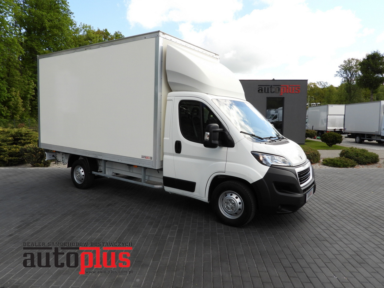 PEUGEOT BOXER BOX 8 PALLETS CRUISE CONTROL AIR CONDITIONING 130HP - Dodávka skřín: obrázek 1 PEUGEOT BOXER BOX 8 PALLETS CRUISE CONTROL AIR CONDITIONING 130HP - Dodávka skřín: obrázek 1