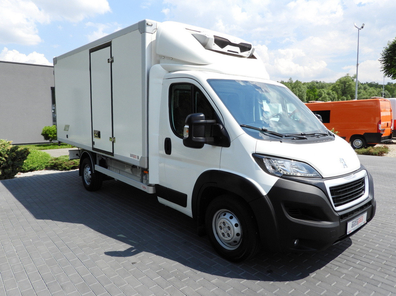 PEUGEOT BOXER REGRIGERATOR BOX 0*C 8 PALLETS CRUISE CONTROL LED LIGHTS AIR CONDITIONING 165HP - Chladící dodávka: obrázek 4 PEUGEOT BOXER REGRIGERATOR BOX 0*C 8 PALLETS CRUISE CONTROL LED LIGHTS AIR CONDITIONING 165HP - Chladící dodávka: obrázek 4