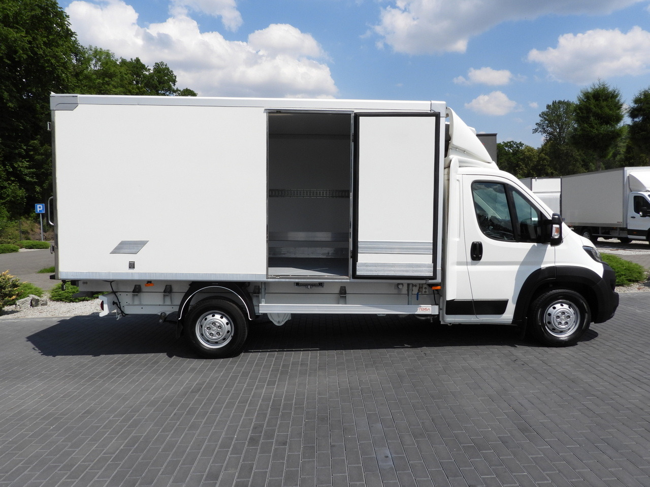 Chladící dodávka PEUGEOT BOXER REGRIGERATOR BOX 0*C 8 PALLETS CRUISE CONTROL LED LIGHTS AIR CONDITIONING  165HP: obrázek 8