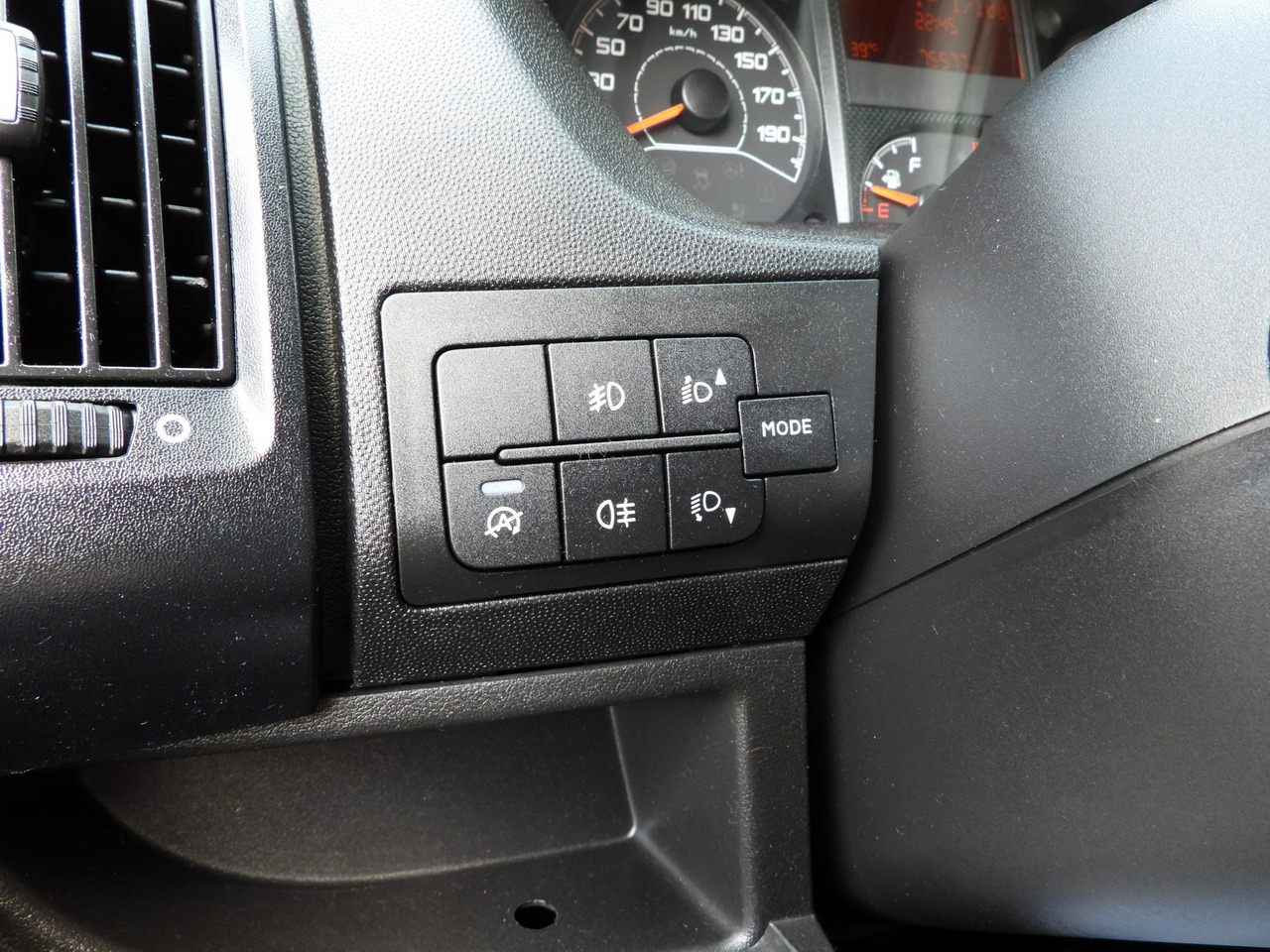 Chladící dodávka PEUGEOT BOXER REGRIGERATOR BOX 0*C 8 PALLETS CRUISE CONTROL LED LIGHTS AIR CONDITIONING  165HP: obrázek 36