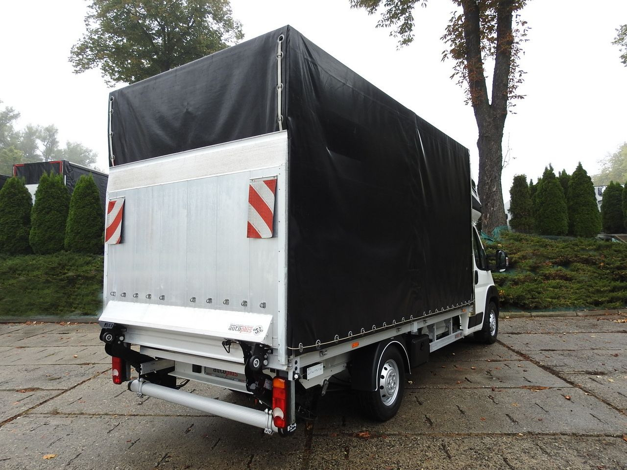 PEUGEOT BOXER TARPAULIN LIFT 8 PALLETS WEBASTO LED LIGHTS AIR CONDITIONING 165HP - Plachtová dodávka: obrázek 3 PEUGEOT BOXER TARPAULIN LIFT 8 PALLETS WEBASTO LED LIGHTS AIR CONDITIONING 165HP - Plachtová dodávka: obrázek 3
