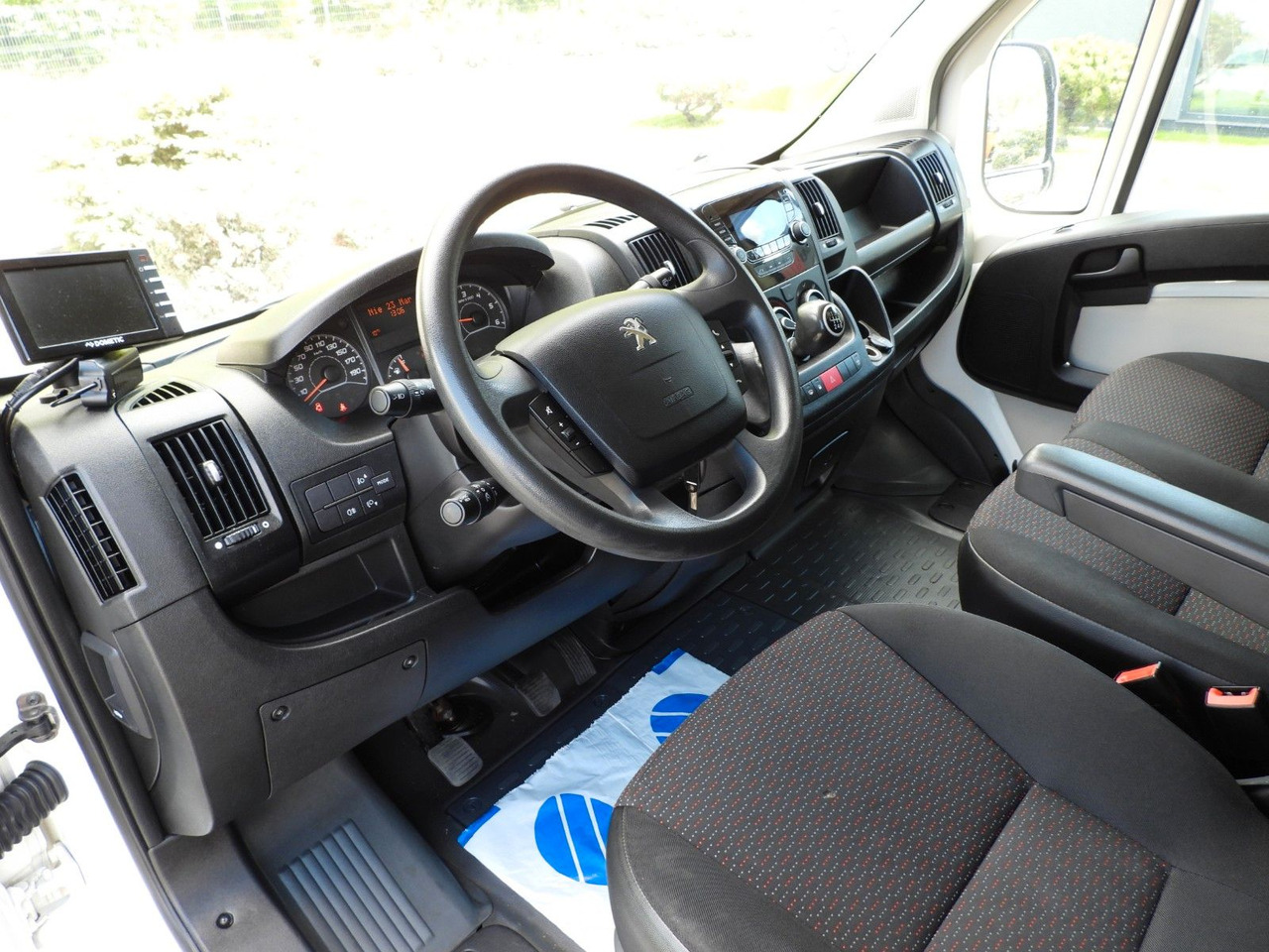 Peugeot BOXER KOFFER 8 PALETTEN TEMPOMAT KLIMAANLAGE Peugeot BOXER KOFFER 8 PALETTEN TEMPOMAT KLIMAANLAGE - Dodávka skřín: obrázek 2 Peugeot BOXER KOFFER 8 PALETTEN TEMPOMAT KLIMAANLAGE Peugeot BOXER KOFFER 8 PALETTEN TEMPOMAT KLIMAANLAGE - Dodávka skřín: obrázek 2