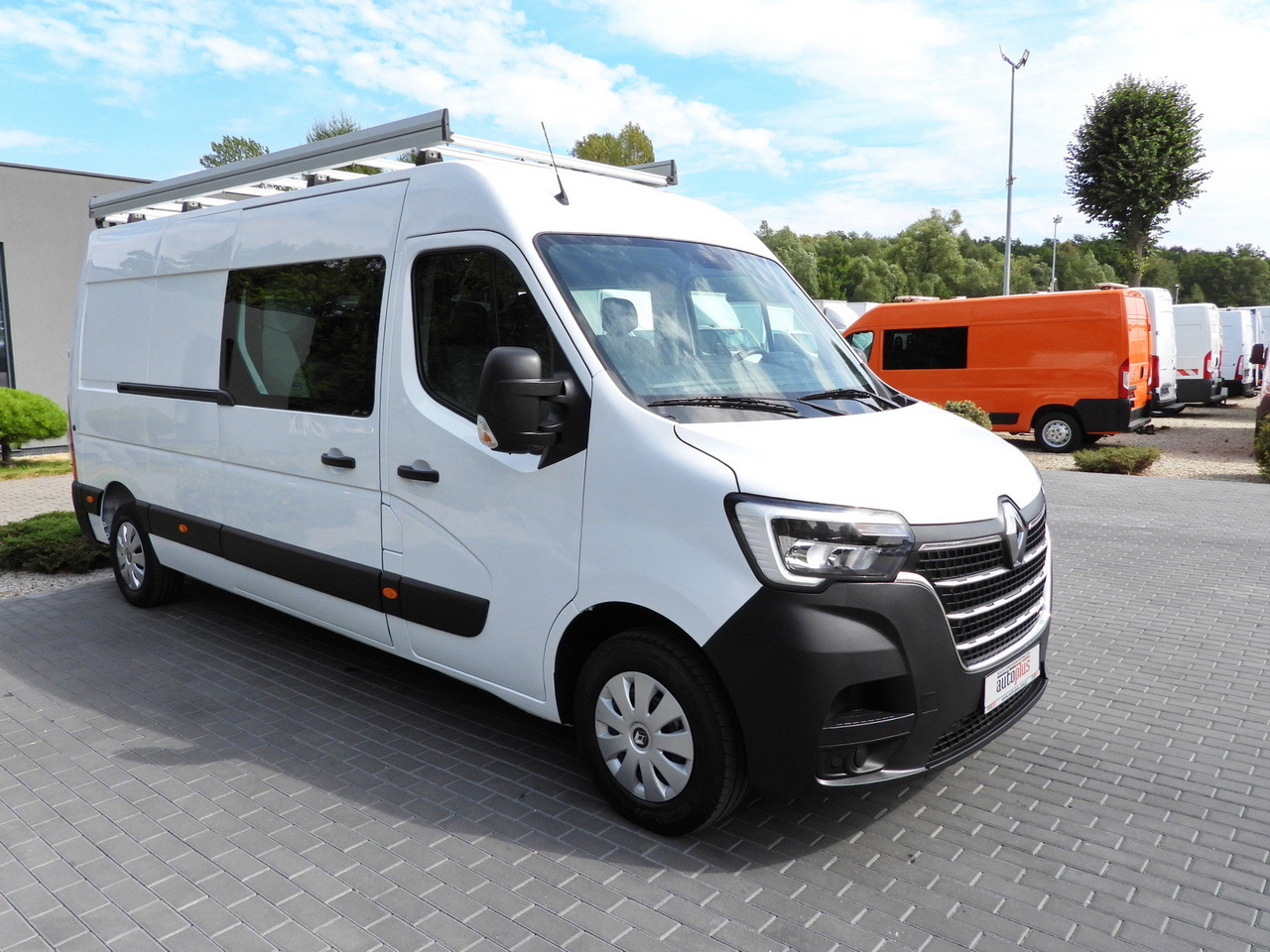 RENAULT MASTER BOX DELIVERY VAN 7 SEATS CRUISE CONTROL NAVIGATION LED LIGHTS AIR CONDITIONING 135HP - Furgon: obrázek 4 RENAULT MASTER BOX DELIVERY VAN 7 SEATS CRUISE CONTROL NAVIGATION LED LIGHTS AIR CONDITIONING 135HP - Furgon: obrázek 4