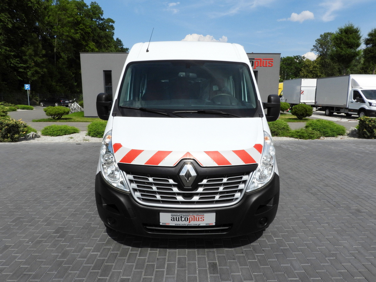 RENAULT MASTER BOX DELIVERY VAN 7 SEATS CRUISE CONTROL TWIN WHEELS AIR CONDITIONING 145HP - Furgon: obrázek 5 RENAULT MASTER BOX DELIVERY VAN 7 SEATS CRUISE CONTROL TWIN WHEELS AIR CONDITIONING 145HP - Furgon: obrázek 5