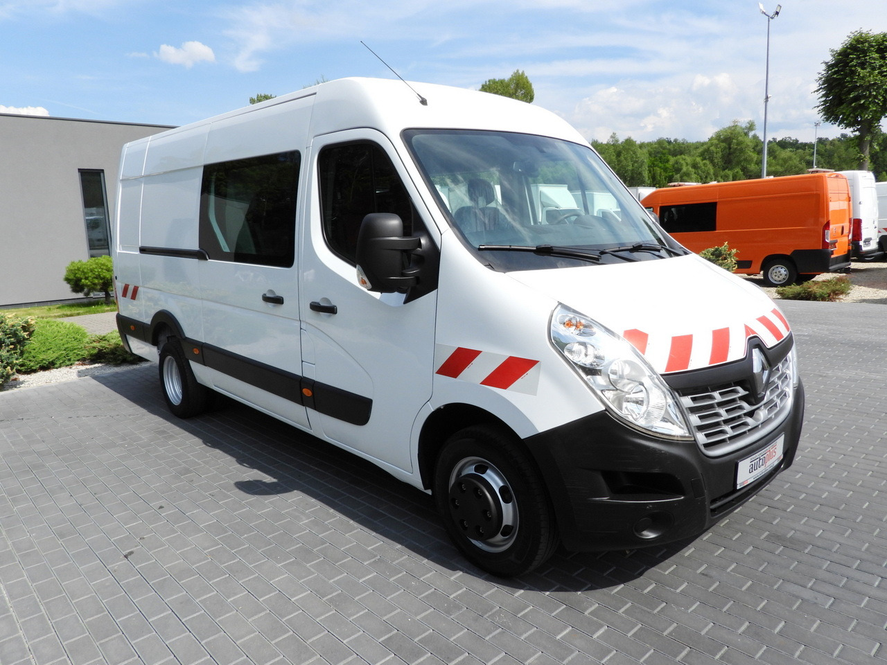 RENAULT MASTER BOX DELIVERY VAN 7 SEATS CRUISE CONTROL TWIN WHEELS AIR CONDITIONING 145HP - Furgon: obrázek 4 RENAULT MASTER BOX DELIVERY VAN 7 SEATS CRUISE CONTROL TWIN WHEELS AIR CONDITIONING 145HP - Furgon: obrázek 4