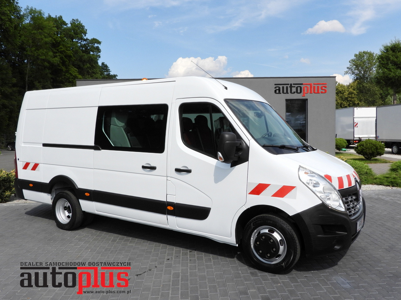 RENAULT MASTER BOX DELIVERY VAN 7 SEATS CRUISE CONTROL TWIN WHEELS AIR CONDITIONING  145HP - Furgon: obrázek 1 RENAULT MASTER BOX DELIVERY VAN 7 SEATS CRUISE CONTROL TWIN WHEELS AIR CONDITIONING  145HP - Furgon: obrázek 1