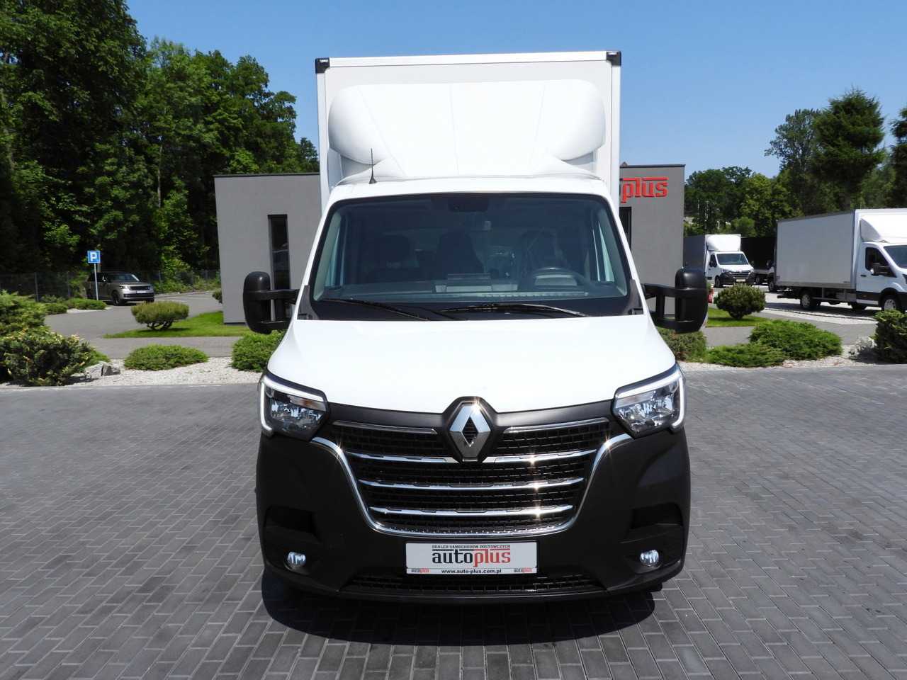 RENAULT MASTER BOX LIFT 8 PALLETS CRUISE CONTROL LED LIGHTS AIR CONDITIONING 165HP - Dodávka skřín: obrázek 5 RENAULT MASTER BOX LIFT 8 PALLETS CRUISE CONTROL LED LIGHTS AIR CONDITIONING 165HP - Dodávka skřín: obrázek 5