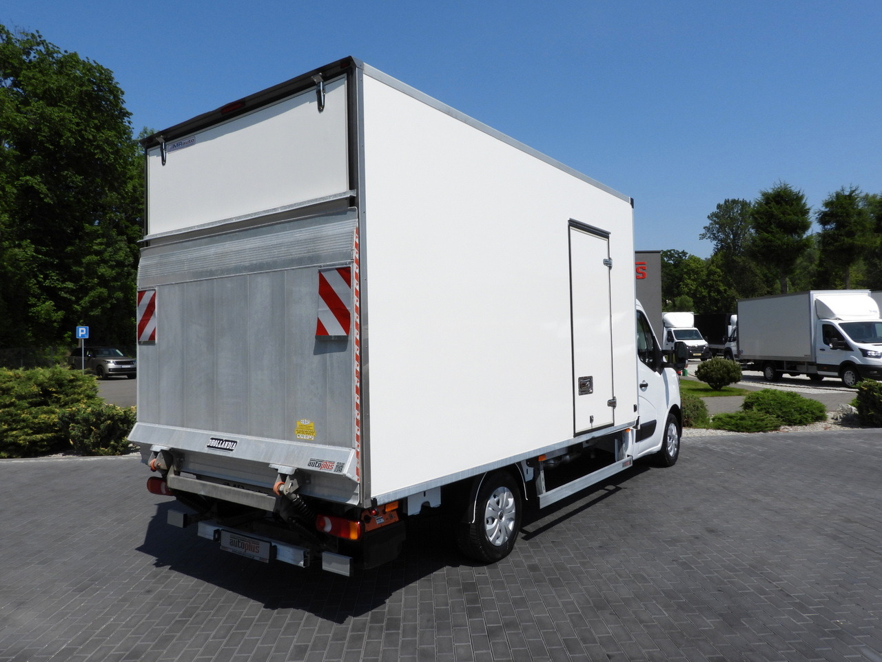 RENAULT MASTER BOX LIFT 8 PALLETS CRUISE CONTROL LED LIGHTS AIR CONDITIONING 165HP - Dodávka skřín: obrázek 3 RENAULT MASTER BOX LIFT 8 PALLETS CRUISE CONTROL LED LIGHTS AIR CONDITIONING 165HP - Dodávka skřín: obrázek 3