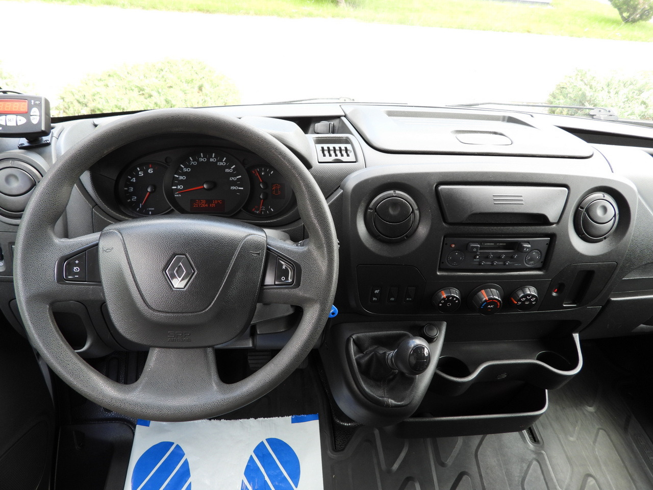 Chladící dodávka RENAULT MASTER REFRIGERATOR VAN -20*C POWER SUPPLY 230V CRUISE CONTROL AIR CONDITIONING 145HP: obrázek 25 Chladící dodávka RENAULT MASTER REFRIGERATOR VAN -20*C POWER SUPPLY 230V CRUISE CONTROL AIR CONDITIONING 145HP: obrázek 25