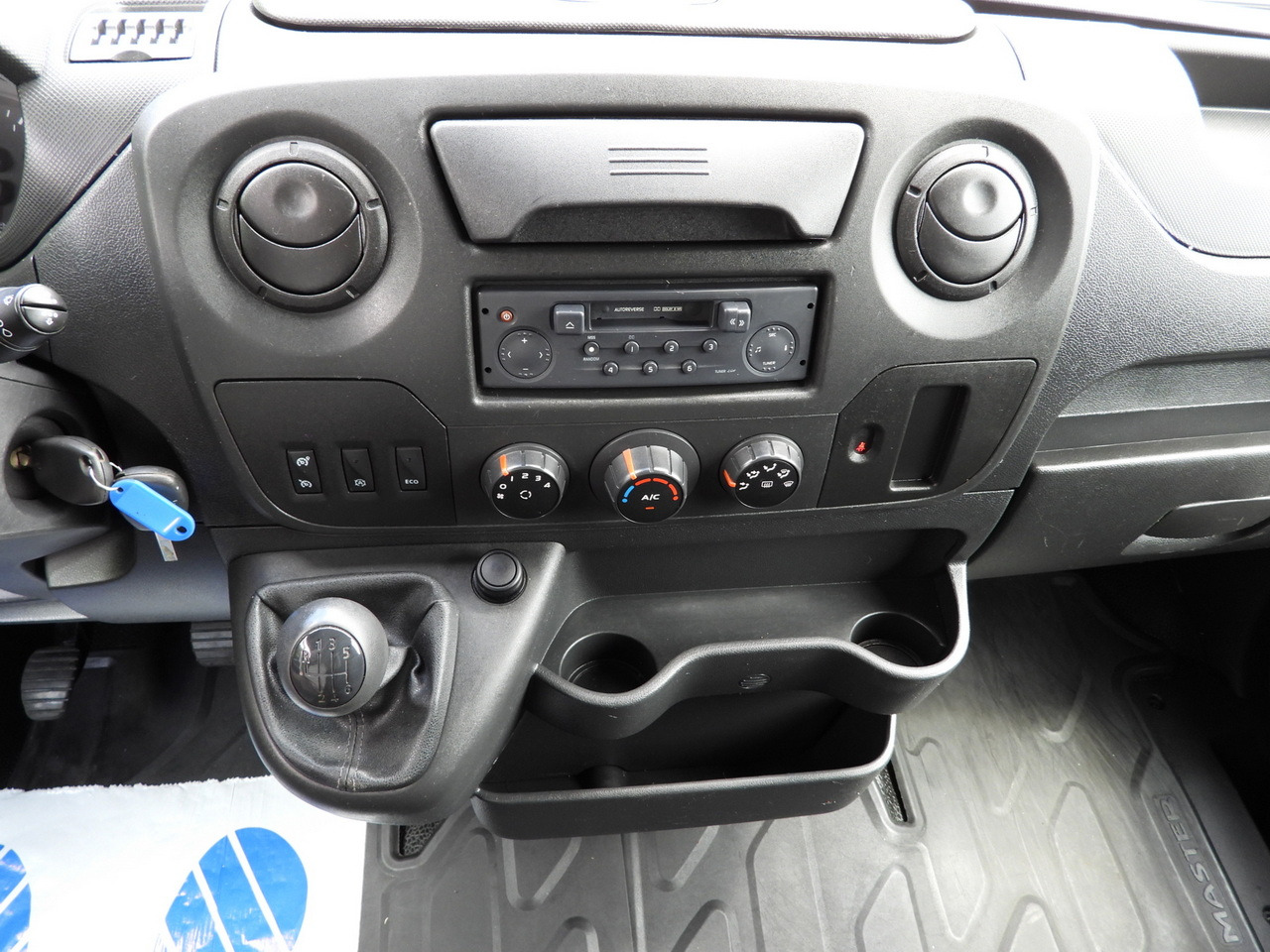 Chladící dodávka RENAULT MASTER REFRIGERATOR VAN -20*C POWER SUPPLY 230V CRUISE CONTROL AIR CONDITIONING 145HP: obrázek 31 Chladící dodávka RENAULT MASTER REFRIGERATOR VAN -20*C POWER SUPPLY 230V CRUISE CONTROL AIR CONDITIONING 145HP: obrázek 31