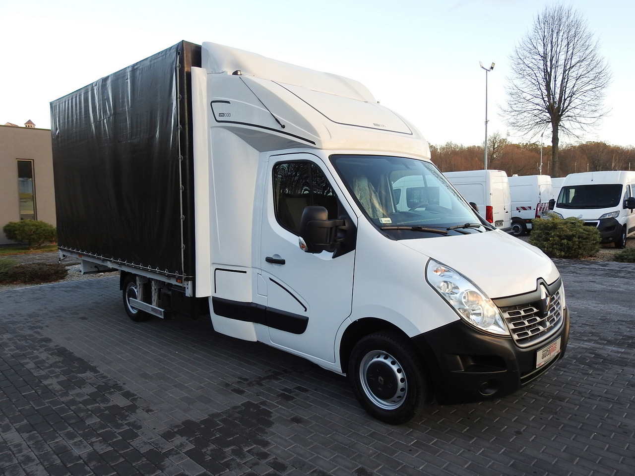 RENAULT MASTER TARPAULIN 10 PALLETS WEBASTO CRUISE CONTROL AIR CONDITIONING PNEUMATICS AUTOMATIC TRANSMISSION 170HP - Plachtová dodávka: obrázek 4 RENAULT MASTER TARPAULIN 10 PALLETS WEBASTO CRUISE CONTROL AIR CONDITIONING PNEUMATICS AUTOMATIC TRANSMISSION 170HP - Plachtová dodávka: obrázek 4