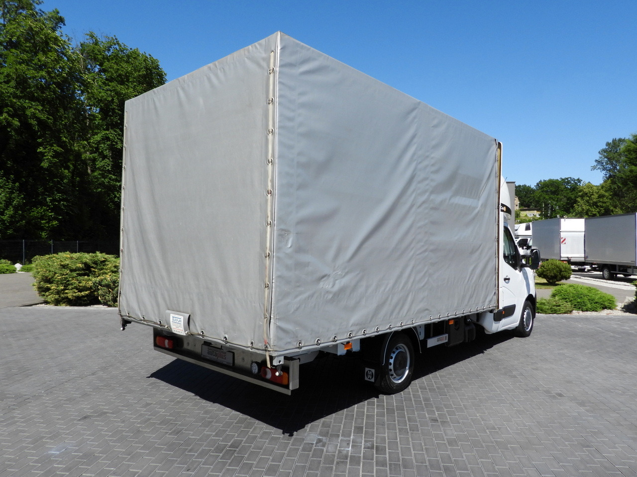 RENAULT MASTER TARPAULIN 10 PALLETS WEBASTO CRUISE CONTROL LED LIGHTS PNEUMATICS AIR CONDITIONING 165HP - Plachtová dodávka: obrázek 3 RENAULT MASTER TARPAULIN 10 PALLETS WEBASTO CRUISE CONTROL LED LIGHTS PNEUMATICS AIR CONDITIONING 165HP - Plachtová dodávka: obrázek 3