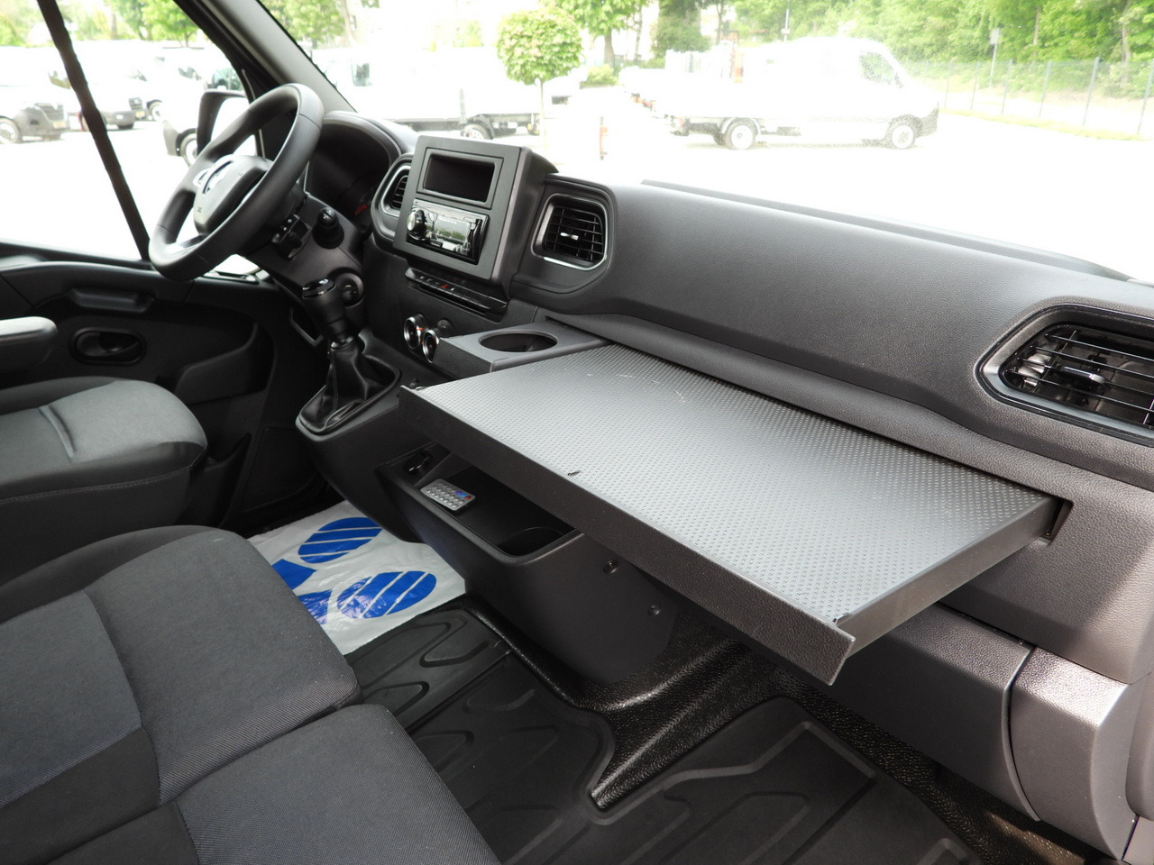 Plachtová dodávka RENAULT MASTER TARPAULIN 10 PALLETS WEBASTO CRUISE CONTROL LED LIGHTS PNEUMATICS AIR CONDITIONING 165HP: obrázek 39 Plachtová dodávka RENAULT MASTER TARPAULIN 10 PALLETS WEBASTO CRUISE CONTROL LED LIGHTS PNEUMATICS AIR CONDITIONING 165HP: obrázek 39