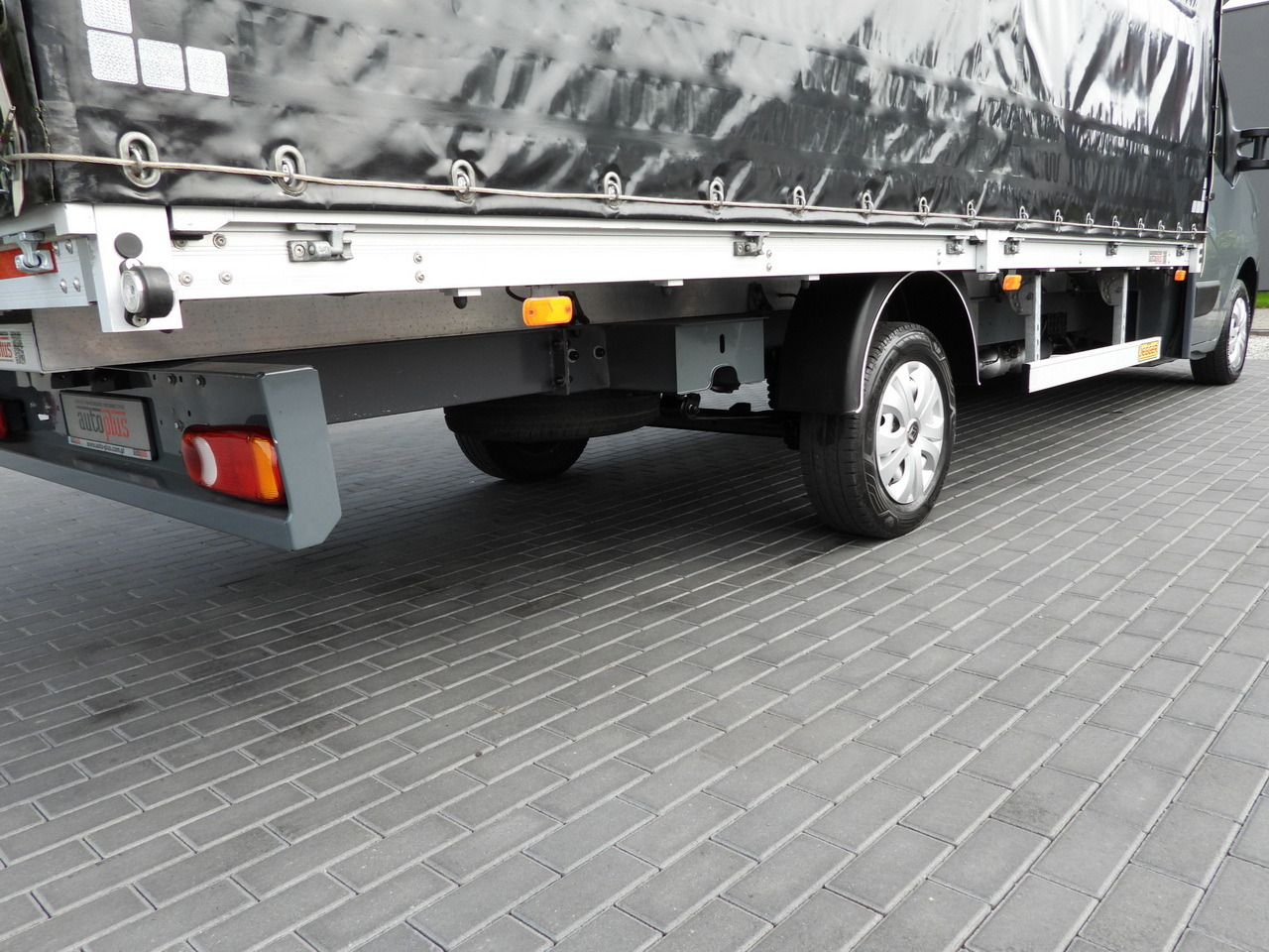 Plachtová dodávka RENAULT MASTER TARPAULIN 10 PALLETS WEBASTO CRUISE CONTROL LED LIGHTS PNEUMATICS AIR CONDITIONING 165HP: obrázek 17 Plachtová dodávka RENAULT MASTER TARPAULIN 10 PALLETS WEBASTO CRUISE CONTROL LED LIGHTS PNEUMATICS AIR CONDITIONING 165HP: obrázek 17