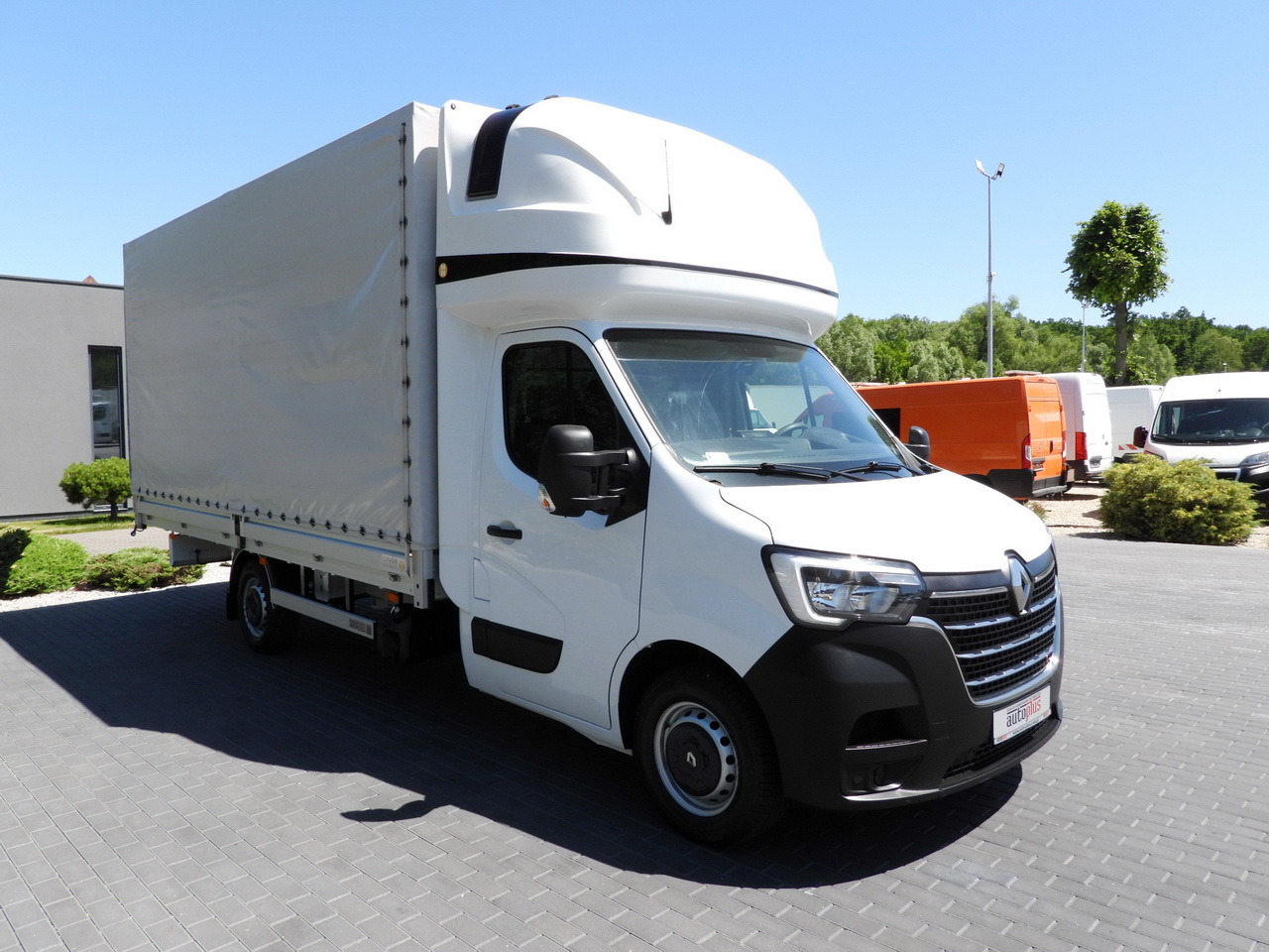 RENAULT MASTER TARPAULIN 10 PALLETS WEBASTO CRUISE CONTROL LED LIGHTS PNEUMATICS AIR CONDITIONING 165HP - Plachtová dodávka: obrázek 4 RENAULT MASTER TARPAULIN 10 PALLETS WEBASTO CRUISE CONTROL LED LIGHTS PNEUMATICS AIR CONDITIONING 165HP - Plachtová dodávka: obrázek 4