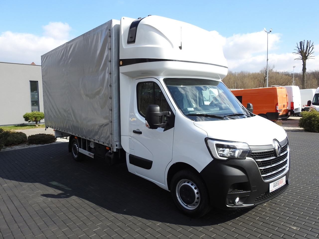 RENAULT MASTER TARPAULIN 10 PALLETS WEBASTO CRUISE CONTROL LED LIGHTS PNEUMATICS AIR CONDITIONING 165HP - Plachtová dodávka: obrázek 4 RENAULT MASTER TARPAULIN 10 PALLETS WEBASTO CRUISE CONTROL LED LIGHTS PNEUMATICS AIR CONDITIONING 165HP - Plachtová dodávka: obrázek 4