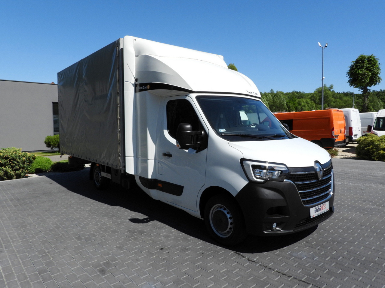 RENAULT MASTER TARPAULIN 10 PALLETS WEBASTO CRUISE CONTROL LED LIGHTS PNEUMATICS AIR CONDITIONING 165HP - Plachtová dodávka: obrázek 4 RENAULT MASTER TARPAULIN 10 PALLETS WEBASTO CRUISE CONTROL LED LIGHTS PNEUMATICS AIR CONDITIONING 165HP - Plachtová dodávka: obrázek 4