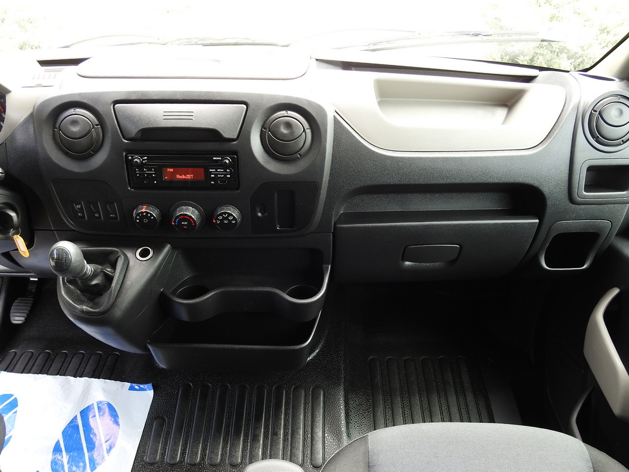 Plachtová dodávka RENAULT MASTER TARPAULIN 8 PALLETS CRUISE CONTROL AIR CONDITIONING  170HP: obrázek 36 Plachtová dodávka RENAULT MASTER TARPAULIN 8 PALLETS CRUISE CONTROL AIR CONDITIONING  170HP: obrázek 36