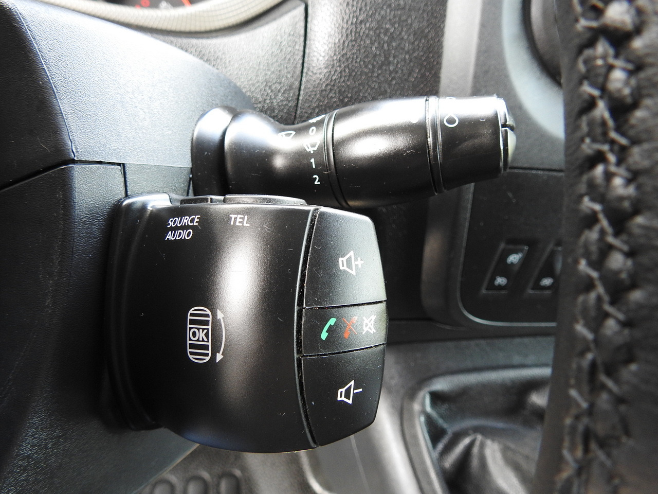 Plachtová dodávka RENAULT MASTER TARPAULIN 8 PALLETS CRUISE CONTROL AIR CONDITIONING  170HP: obrázek 33 Plachtová dodávka RENAULT MASTER TARPAULIN 8 PALLETS CRUISE CONTROL AIR CONDITIONING  170HP: obrázek 33