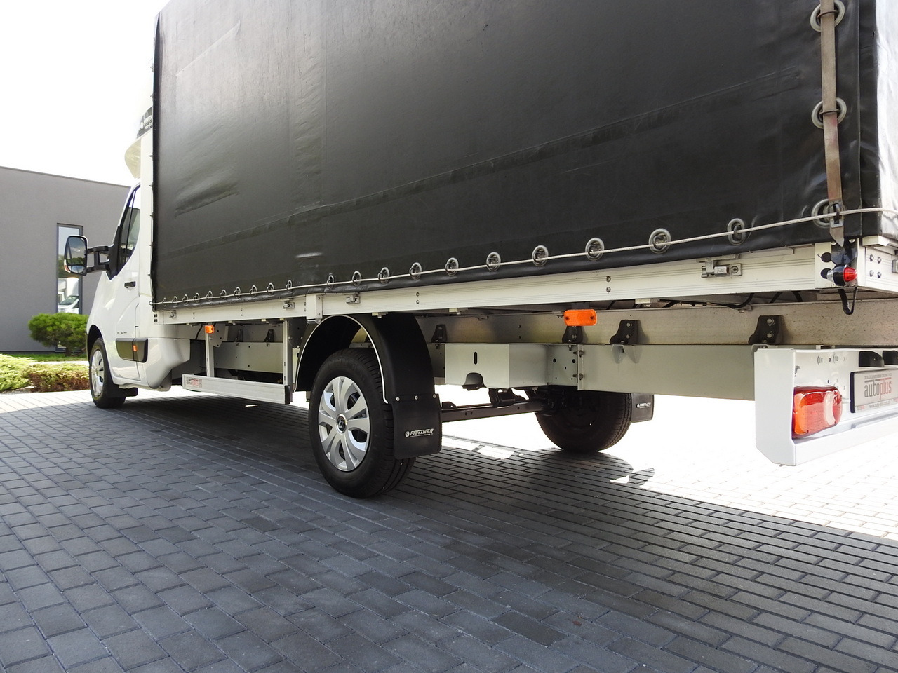 Plachtová dodávka RENAULT MASTER TARPAULIN 8 PALLETS CRUISE CONTROL AIR CONDITIONING  170HP: obrázek 16 Plachtová dodávka RENAULT MASTER TARPAULIN 8 PALLETS CRUISE CONTROL AIR CONDITIONING  170HP: obrázek 16