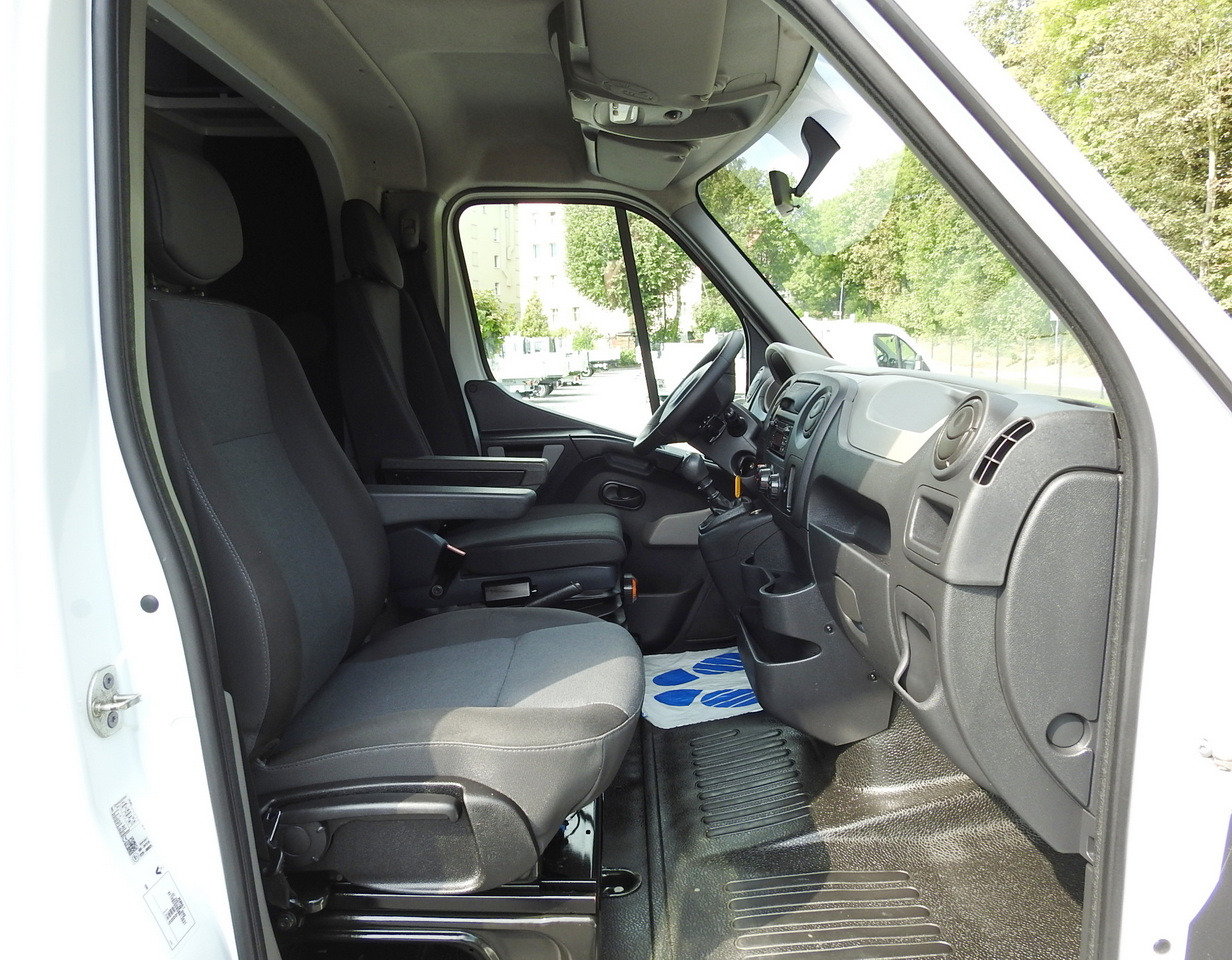 Plachtová dodávka RENAULT MASTER TARPAULIN 8 PALLETS CRUISE CONTROL AIR CONDITIONING  170HP: obrázek 41 Plachtová dodávka RENAULT MASTER TARPAULIN 8 PALLETS CRUISE CONTROL AIR CONDITIONING  170HP: obrázek 41