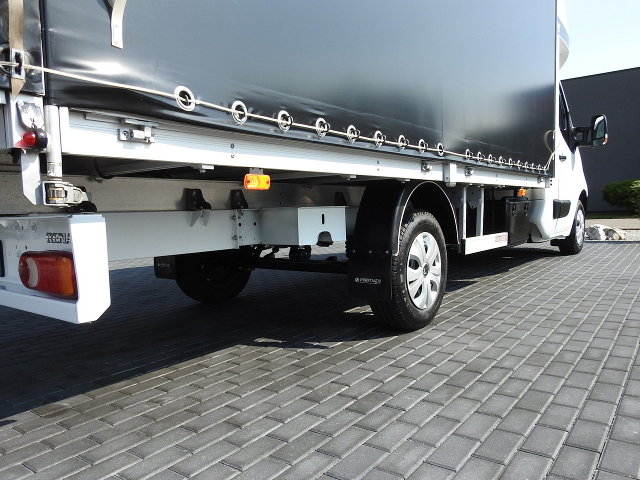 Plachtová dodávka RENAULT MASTER TARPAULIN 8 PALLETS CRUISE CONTROL AIR CONDITIONING  170HP: obrázek 17