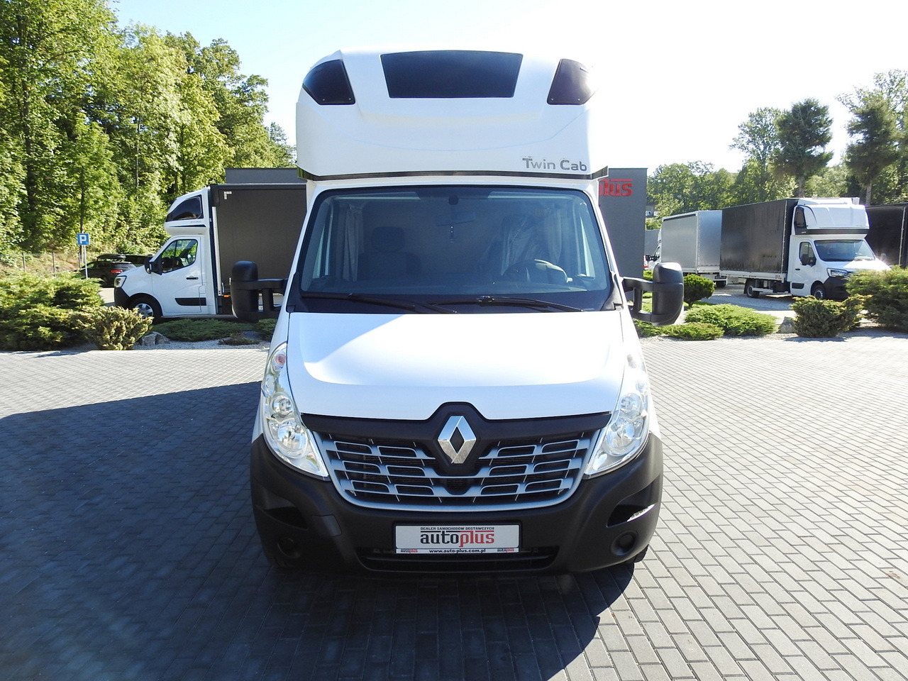 RENAULT MASTER TARPAULIN 8 PALLETS WEBASTO CRUISE CONTROL AIR CONDITIONING PNEUMATICS 170HP - Plachtová dodávka: obrázek 5 RENAULT MASTER TARPAULIN 8 PALLETS WEBASTO CRUISE CONTROL AIR CONDITIONING PNEUMATICS 170HP - Plachtová dodávka: obrázek 5