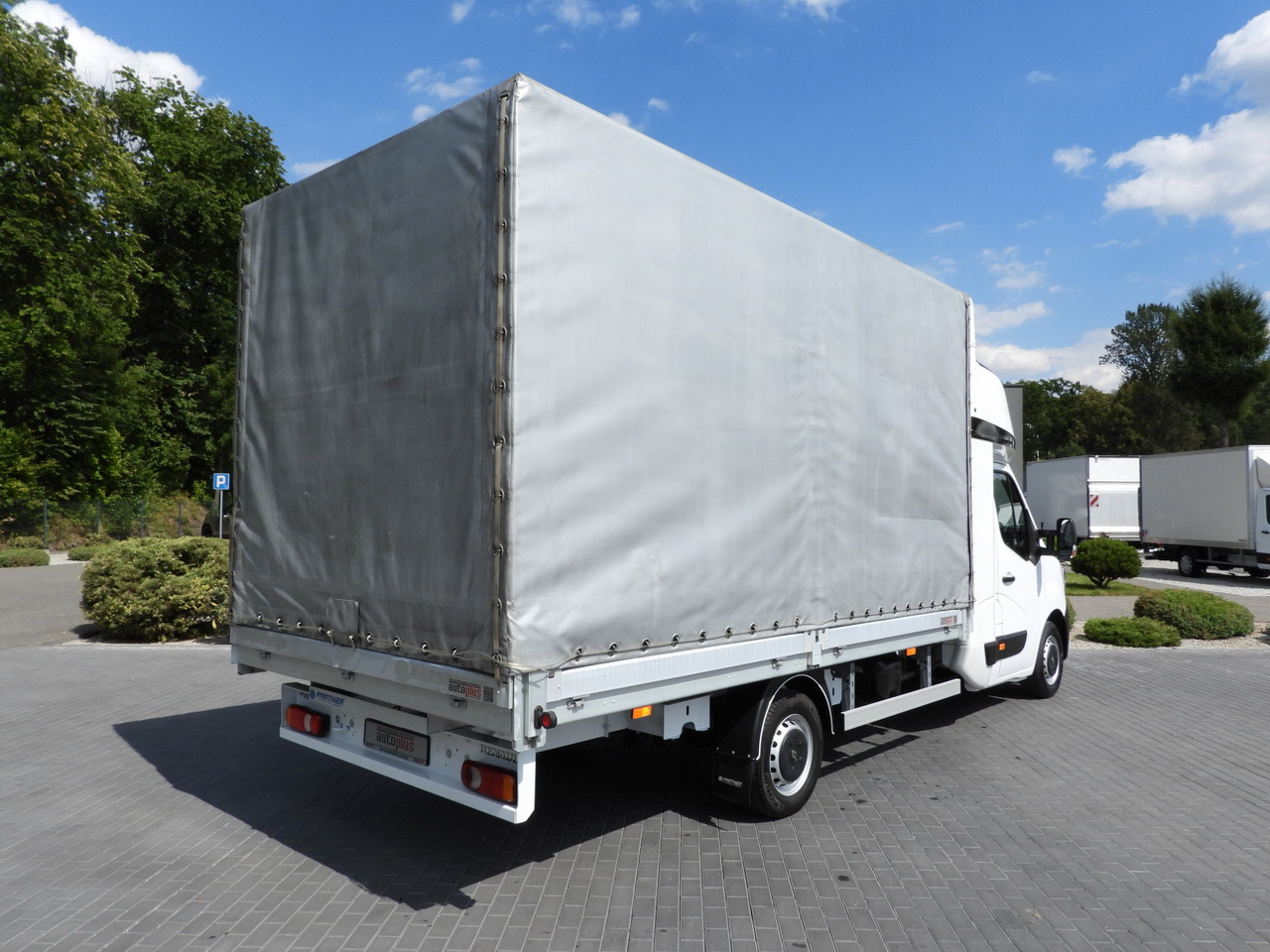RENAULT MASTER TARPAULIN 8 PALLETS WEBASTO CRUISE CONTROL LED LIGHTS PNEUMATICS AIR CONDITIONING 165HP - Plachtová dodávka: obrázek 3 RENAULT MASTER TARPAULIN 8 PALLETS WEBASTO CRUISE CONTROL LED LIGHTS PNEUMATICS AIR CONDITIONING 165HP - Plachtová dodávka: obrázek 3